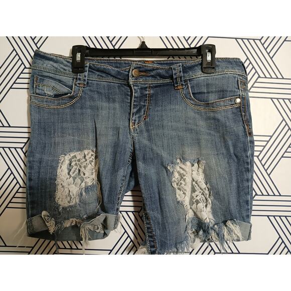 Decree Distressed Womens Denim Shorts Size 34 - Picture 1 of 3